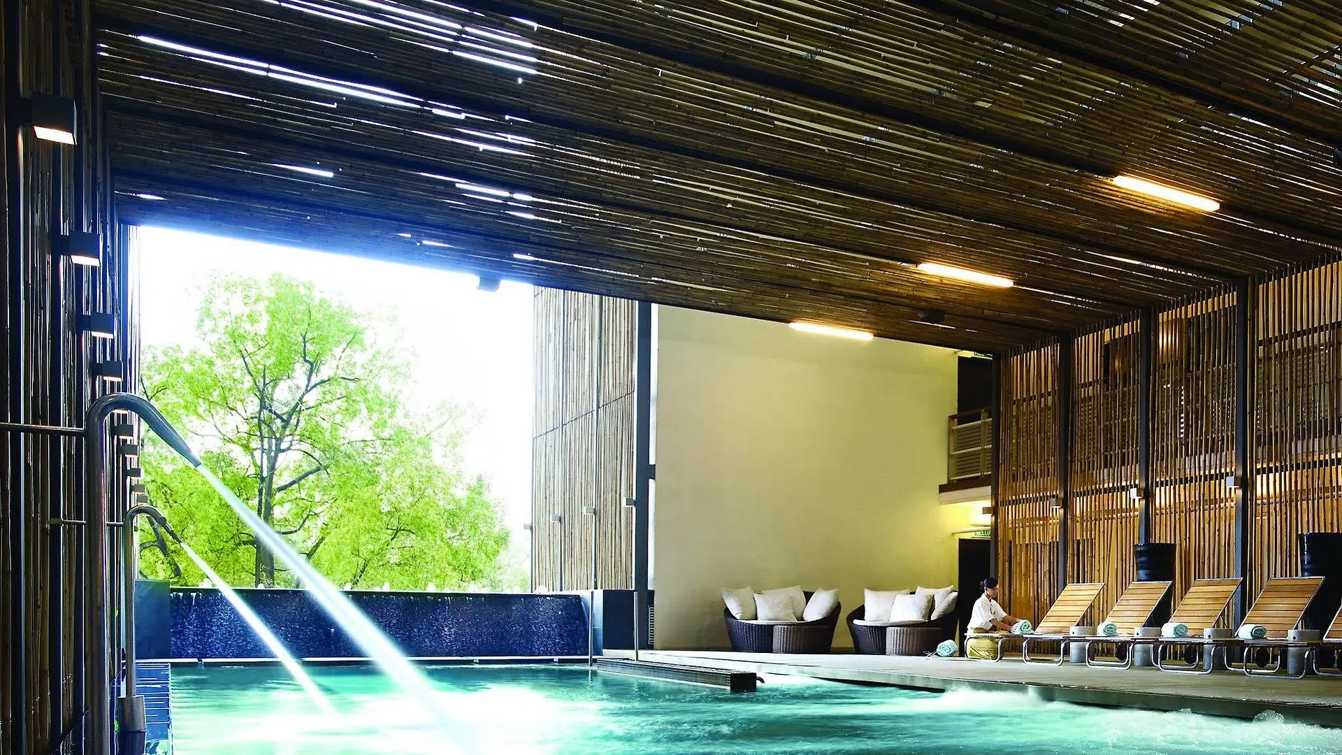 Hotel Maya Kuala Lumpur City Centre 5*,