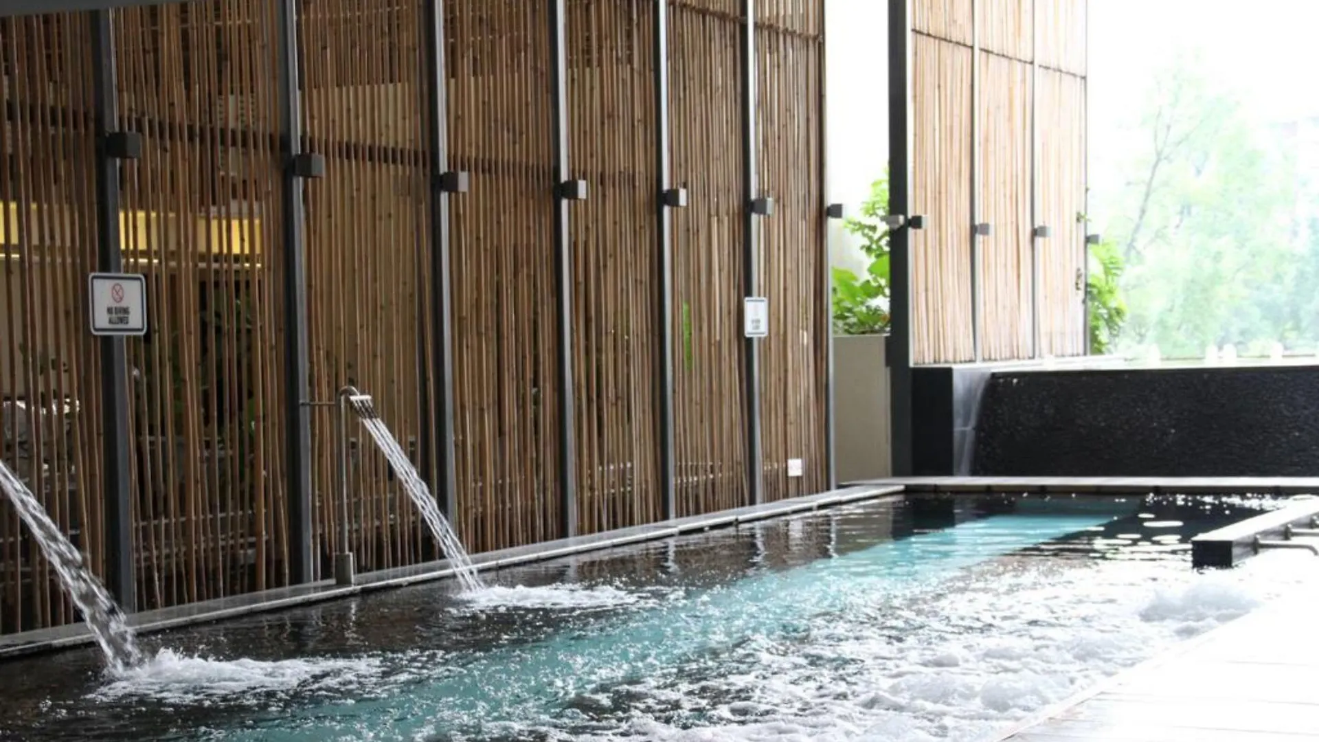Hotel Maya Kuala Lumpur City Centre 5*,