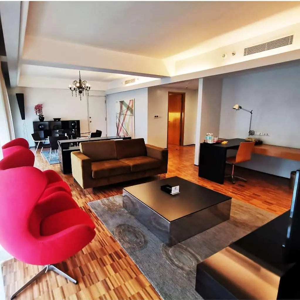 Hotel Maya Kuala Lumpur City Centre 5*,