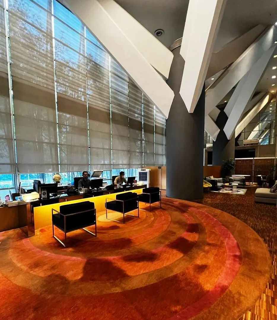Hotel Maya Kuala Lumpur City Centre 5*,
